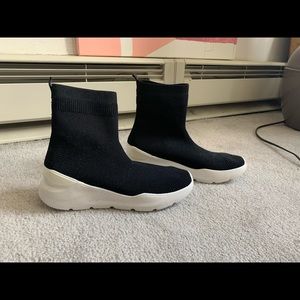 BLACK SOCK SNEAKERS
